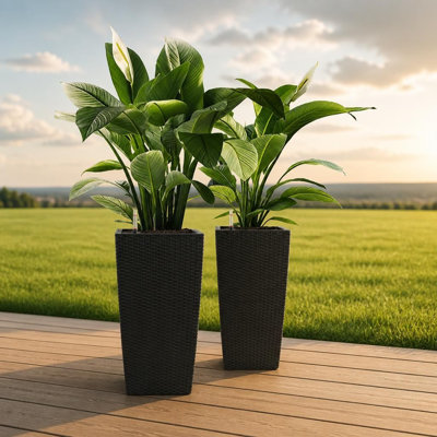 Ensemble de 2 pots à fleurs carrés en faux rotin de 22 pouces de haut avec système d'arrosage automatique, pots de plantes polyvalents convenant à un porche, un patio, une cour, un balcon, une utilisation intérieure et extérieure, l'entretien des plantes sans tracas pour les fleurs, les herbes et les légumes