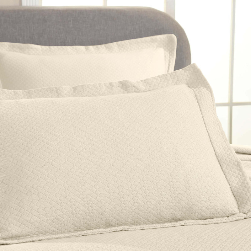 Ivory Cotton Matelassé Full Bedspread Set with Shams