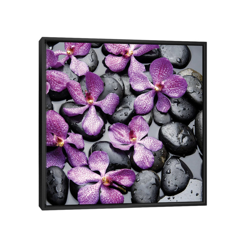 «Zen Pebbles II», reproduction de photo sur toile, H 26 po x l 26 po x P 1,5 po, Toile avec cadre noir, Pas de tapis