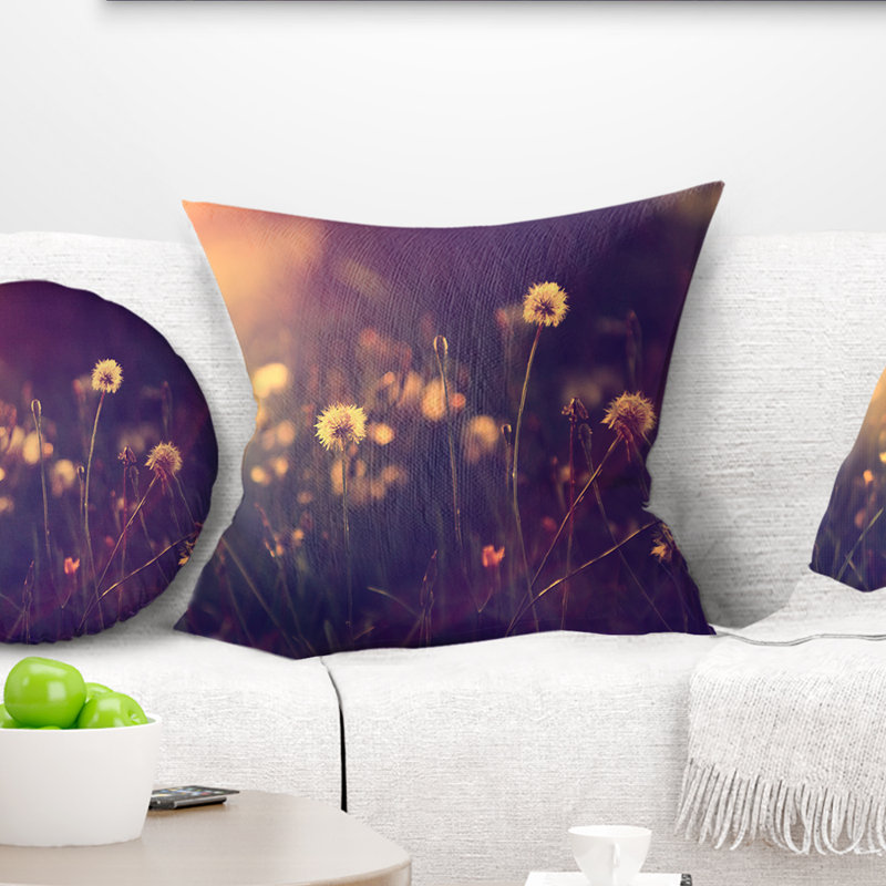 Photo rétro de pissenlit pré - coussin à imprimé floral, 18 po x 18 po, Coussin décoratif