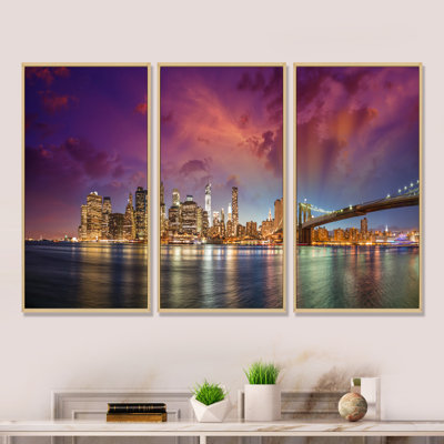 " New York Manhattan Skyline With Clouds " 3 - Pieces