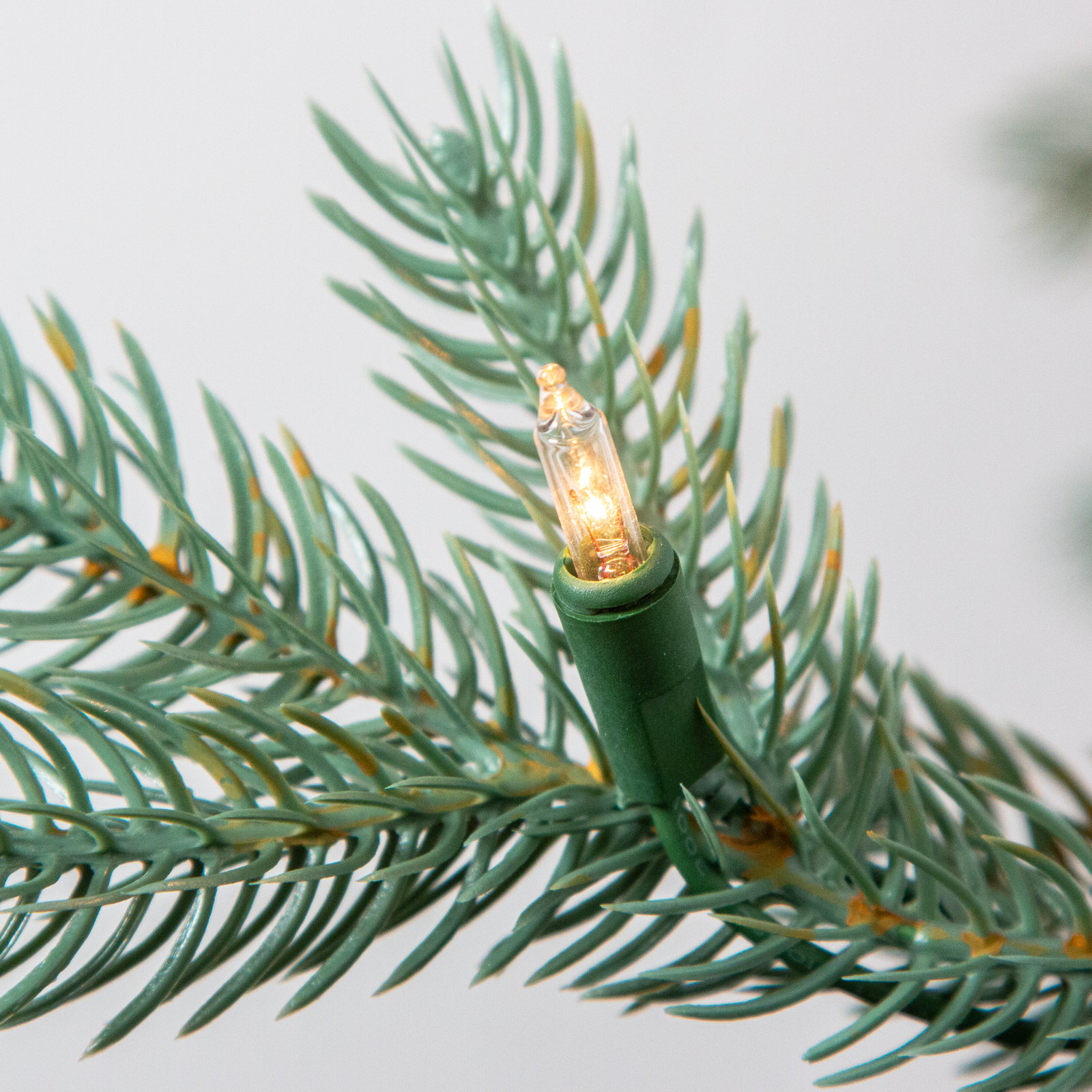 Blue 7.5' Pre-Lit Spruce Tree