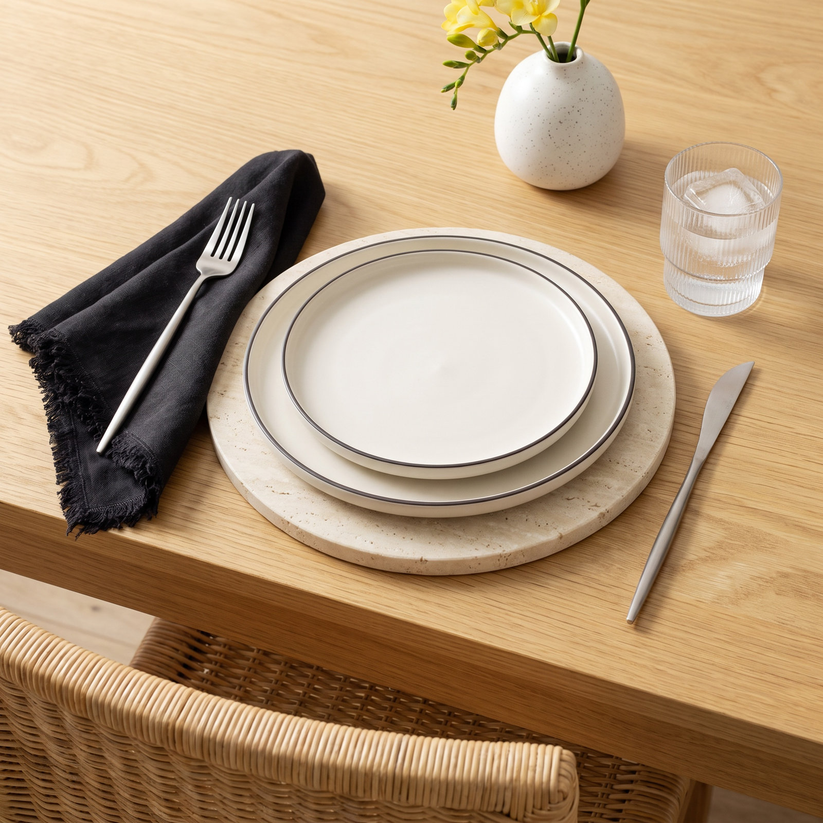 Zadia Reversible Linen Napkin, Black