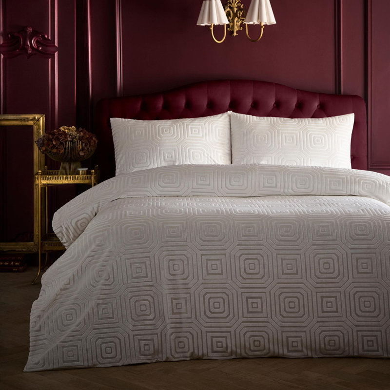 Laurence Llewelyn-Bowen Emile Duvet Cover Set Cream, King Duvet Cover + 2 Standard Pillowcases