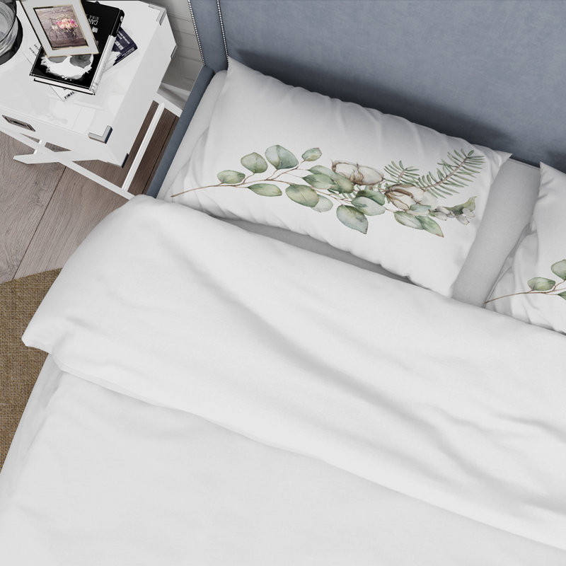Christmas Bouquet With Eucalyptus Branches - Traditional Duvet Cover Set - Microfiber Polyester