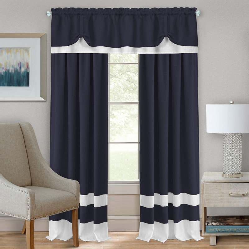 Panneau de rideau simple semi-diaphane avec passe-tringle Lender, l 52 po x L 63 po, Bleu marine/blanc