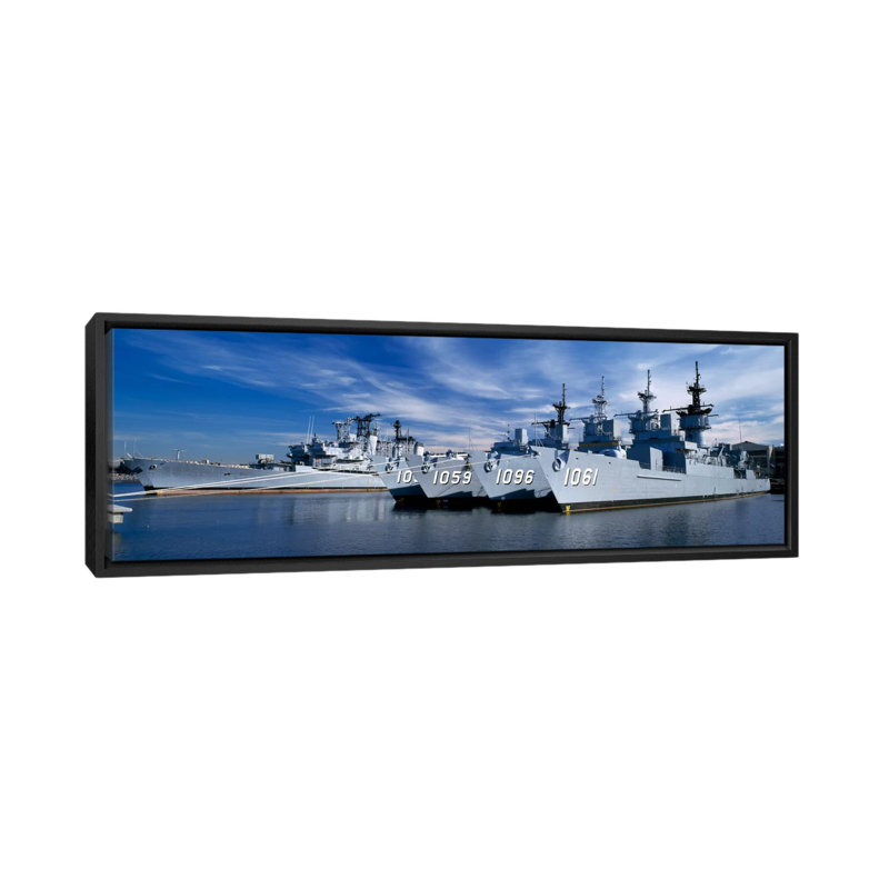 Reproduction de photo sur toile tendue, panoramique par navire de guerre, H 12 po x l 36 po x P 1,5 po, Cadre noir