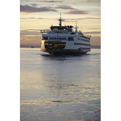 «Washington State Ferry With Winter Sunset» par Cinématic film, reproduction sur toile tendue
