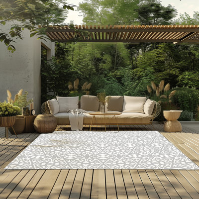 Nakyah Synthetic Washable Rug