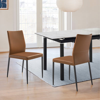 Chaise de salle à manger rembourrée en similicuir brun avec pieds en métal noir - ensemble de 2