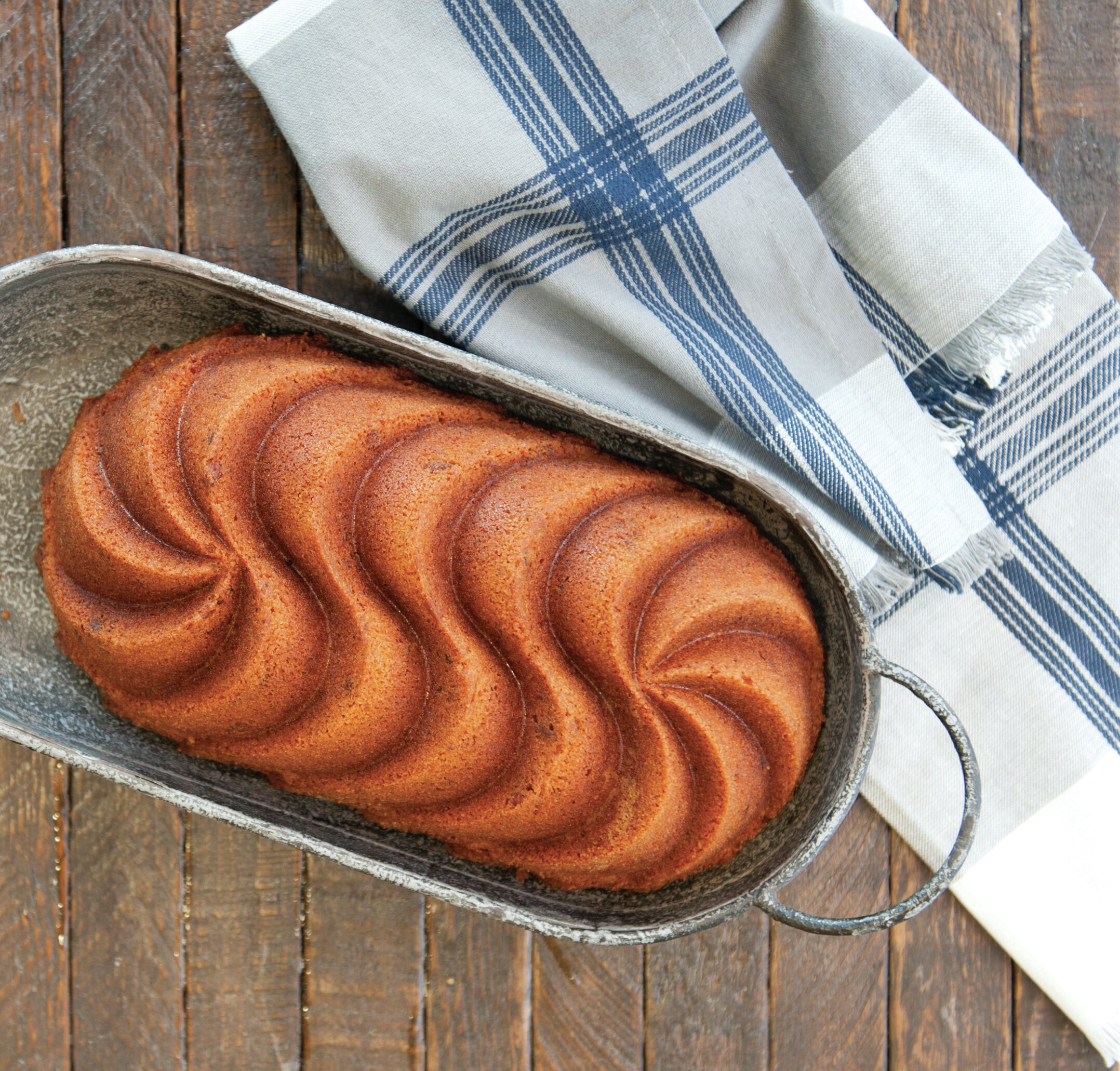 Nordic Ware Naturals Set: 9 x 13 Cake Pan with Lid, 9 Round Cake Pan, 1.5 lb. Loaf Pan