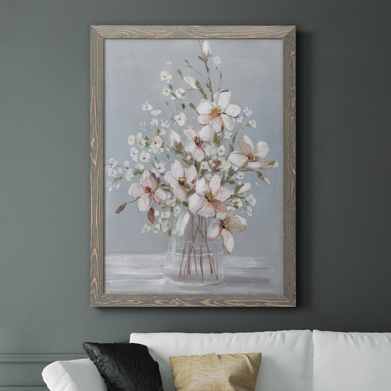 Magnolia Romance - Peinture sur toile encadrée, Encadré gris, H 37,5 po x l 27,5 po x P 1,5 po