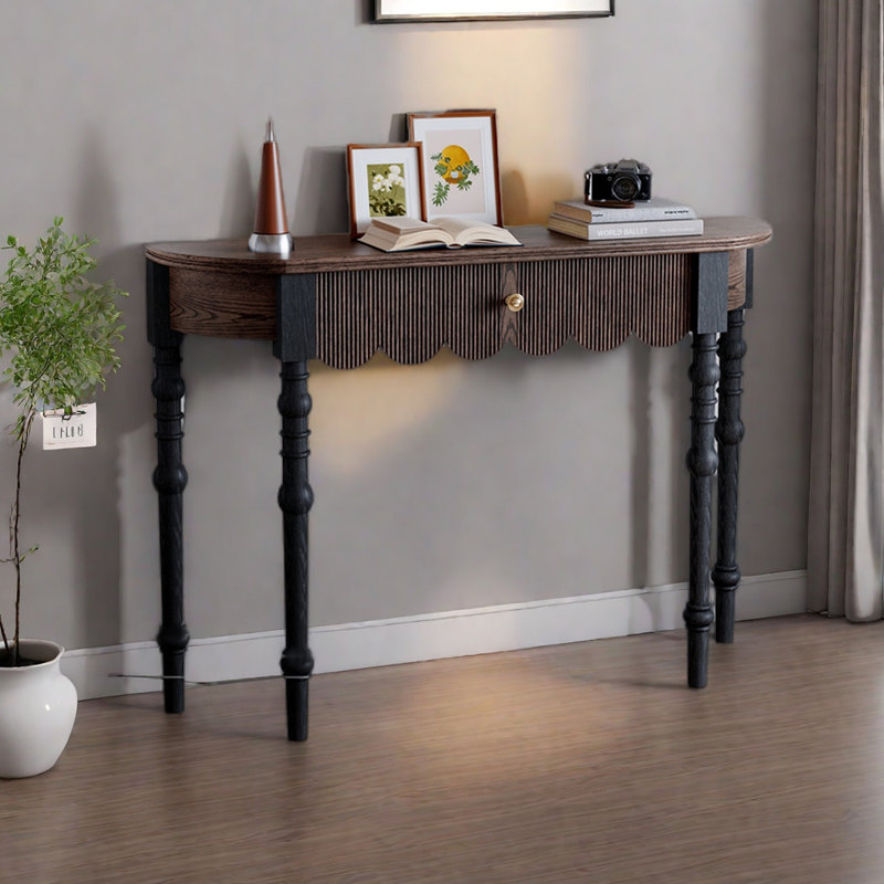 Console semi-circulaire en bois de style français