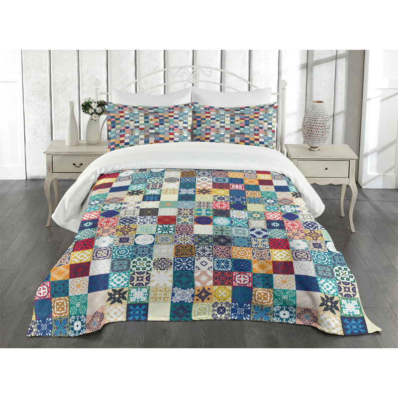Ambesonne Moroccan Bedspread Set Ornate Patchwork Motif Multicolor, Queen Bedspread + 2 Standard Shams