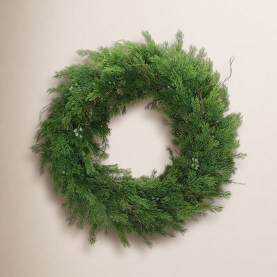 22" Juniper Wreath
