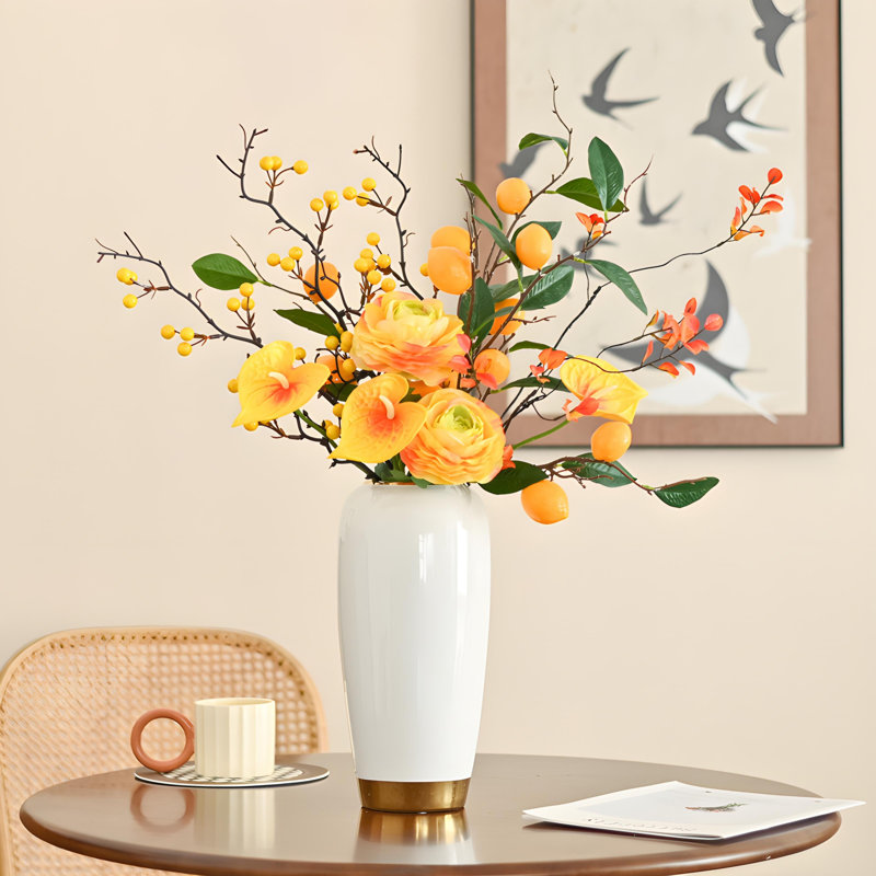 Ornements de fleurs simulées