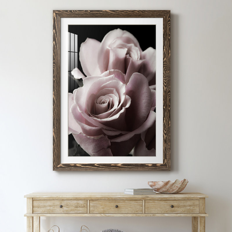 Rose noire II - photographie, Papier, cadre noyer, H 20 po x l 17 po x P 1,5 po