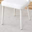 Ensemble de table et de chaises, bureau en panneau de fibres à densité moyenne, pieds de table en métal blanc, stable et magnifique, convient à la plupart des styles de maison. Table à manger moderne et simple, sièges confortables.