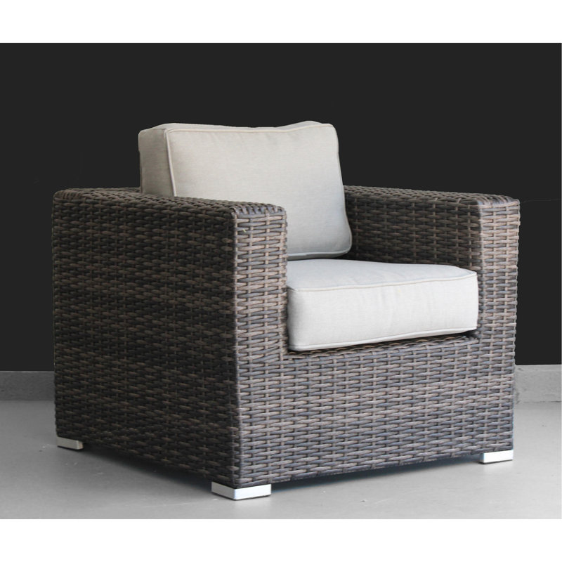 Chaise de patio entièrement assemblée avec coussins moelleux Comfort-Ready - idéale pour la détente en plein air
