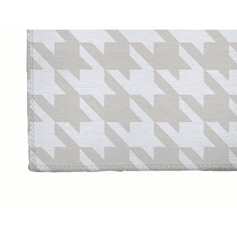 Send in the Hounds Outdoor Rug, Runner 2'6" x 8'