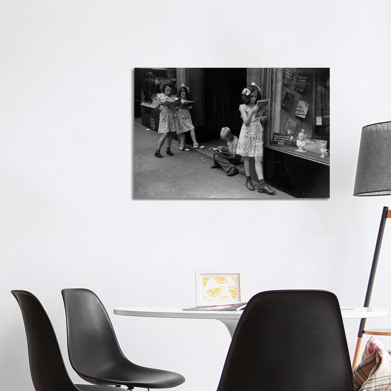 Comic Book Readers (NYC, 1947) by Ruth Orkin - Print on Canvas, Wrapped Canvas, 101.6 cm H x 66.04 cm W x 3.175 cm D