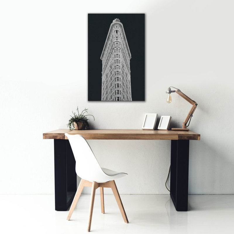  «Flatiron Building On Black» par Wild Apple Portfolio, art mural sur toile, 26 po x 40 po