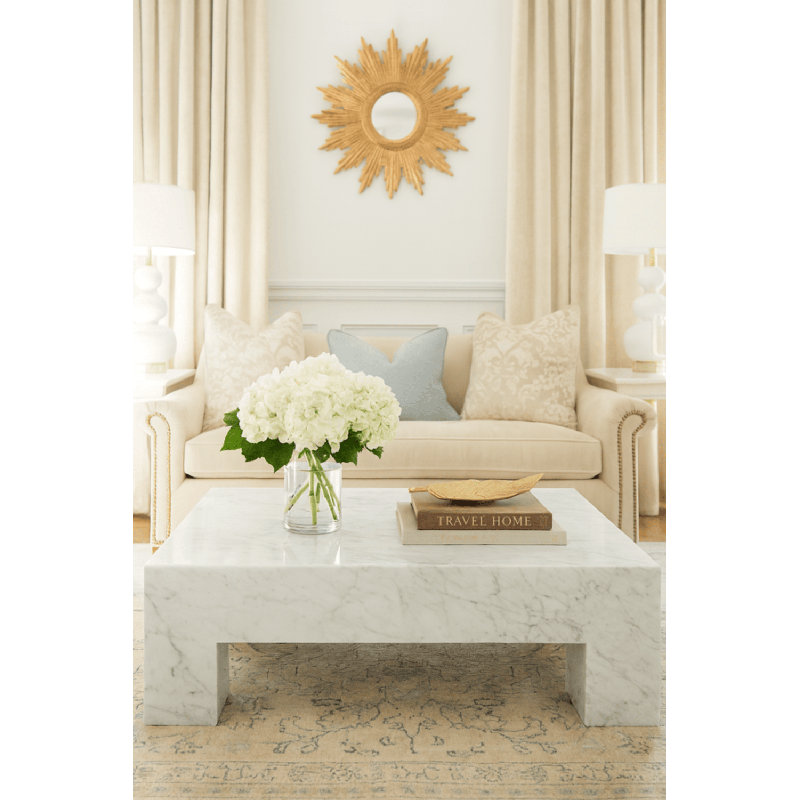 Table basse rectangulaire à quatre pieds en marbre véritable de Carrare