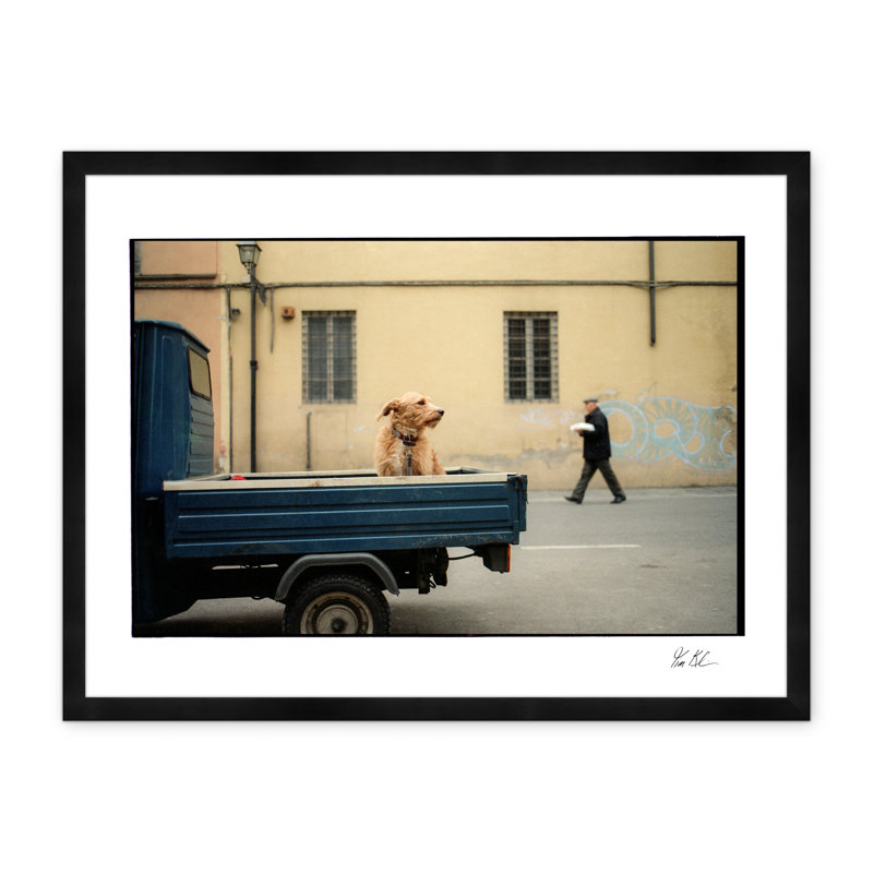 Lucca Waiting par Tim Klein - Photographie avec cadre photo