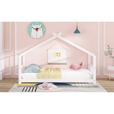 Lit simple en bois, blanc