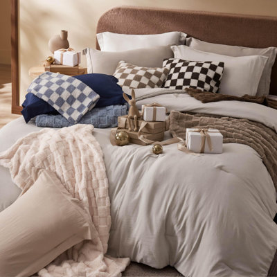 Bedsure Boho Comforter Set With Plaid Throw Blanket And Decorative Pillow