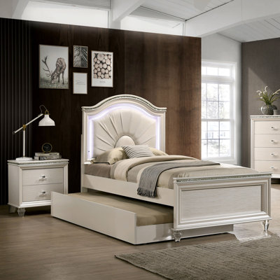 Sienna Solid Wood Piece Bedroom Set