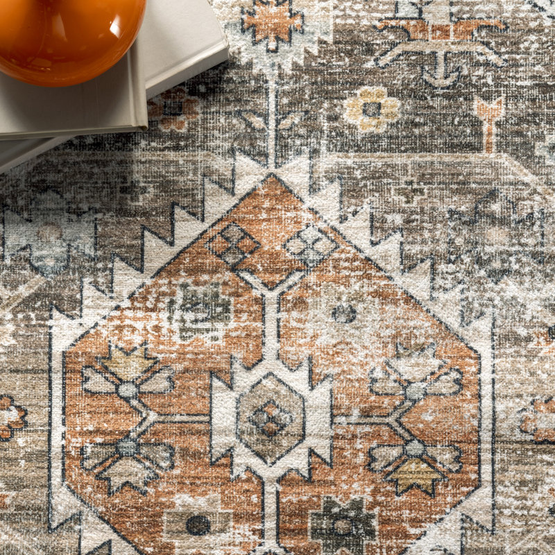 Gracie SpinClean Distressed Medallion Machine Washable Area Rug, Runner 2'6" x 6'