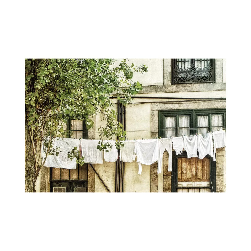 Laundry Laundry Day par Michelee Scott - Photographie sur toile tendue, H 8 po x l 12 po x P 0,75 po