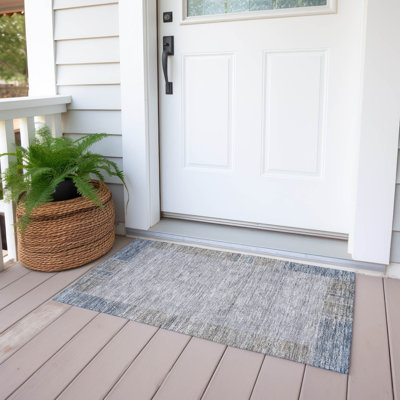 Tapis intérieur / extérieur Killingly avec envers antidérapant