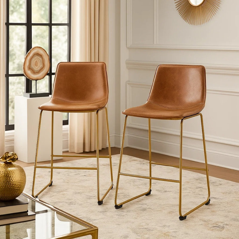 Ensemble de 2 chaises à hauteur de comptoir Cia, siège baquet en similicuir, pieds dorés, Brun