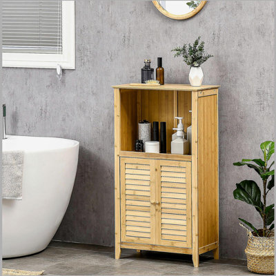 Armoire de salle de bain en bambou avec plusieurs tablettes et portes