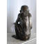 Statue réaliste de chimpanzé assis à la main en aluminium 27 po x 21 po x H 31 po