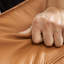 Causeuse coussin orange en cuir véritable