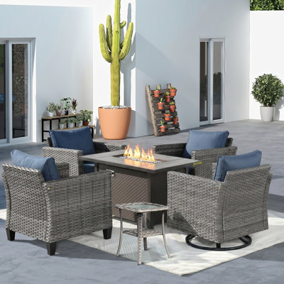 Ensemble de conversation de patio en osier / rotin 6 pièces avec coussins (foyer et chaises berçantes pivotantes incluses)