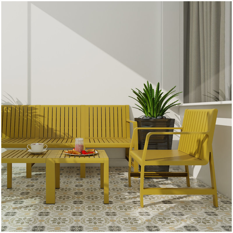 Été - Ensemble de meubles d'intérieur / extérieur 5 pièces - Canapé 3 places, 2 chaises et 2 tables basses Matériau PP imperméable - Ensemble de conversation pour patio facile à assembler (Jaune)
