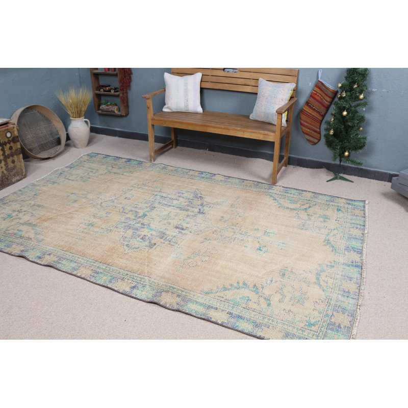 Élégant tapis turc rétro bleu et beige à motif unique noué à la main, parfait pour tout décor