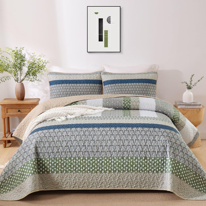 3-Piece Bohemian Stripe Quilt Set Lightweight Microfiber All Season, Queen Quilt + 2 Queen Pillowcases, Khaki/Green