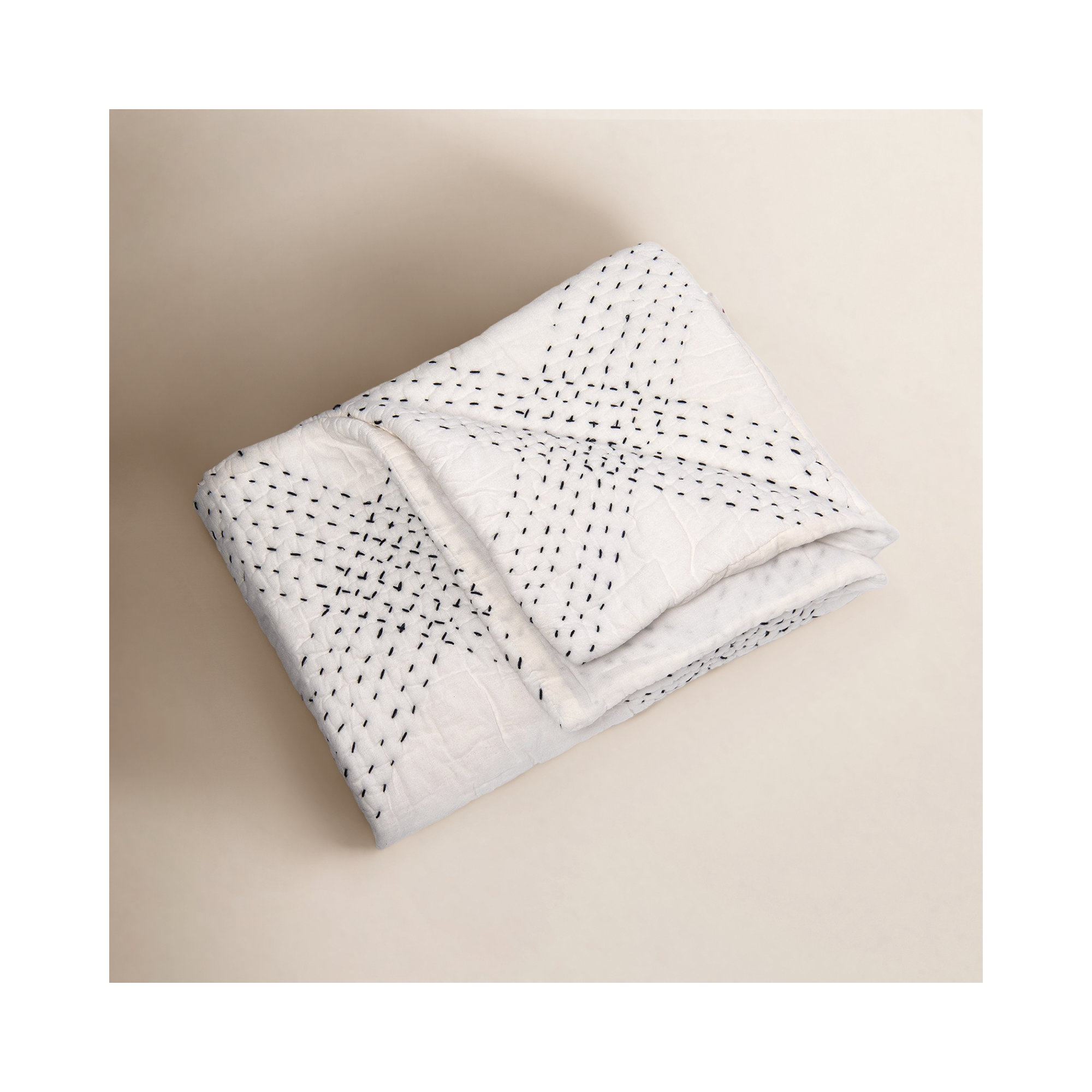 Feba Cotton Quilt, White/Indigo, King Quilt