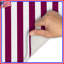 Tapis de bain blanc à rayures mauves-1707664837
