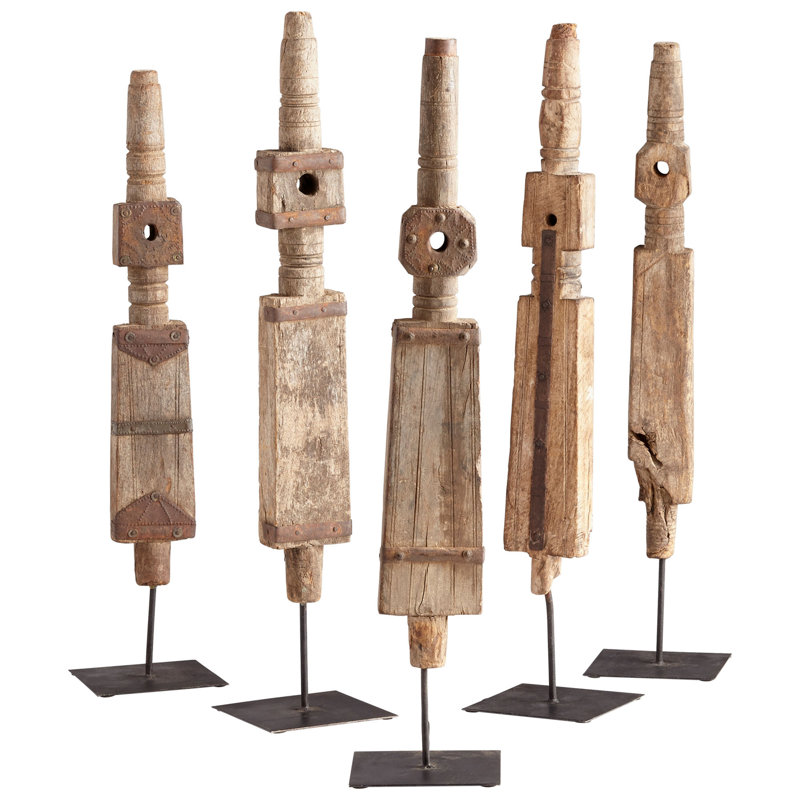 Rustic Individual Todem Sculpture, 23.75" H X 5" W X 5" D