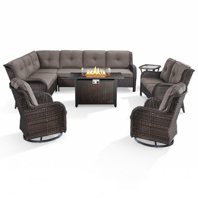 Ensemble de mobilier de jardin modulaire de 6 pièces en résine tressée avec table foyer, idéal pour les fêtes en famille.