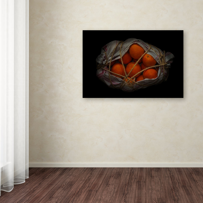« orange on black », reproduction de photo sur toile tendue, H 30 po x l 47 po