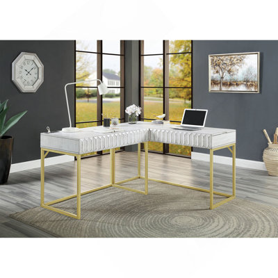 Bureau d'ordinateur Transitional