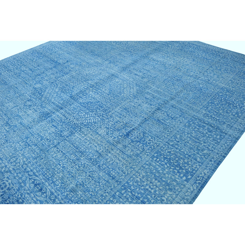 Hand Knotted Wool Area Rug in Blue