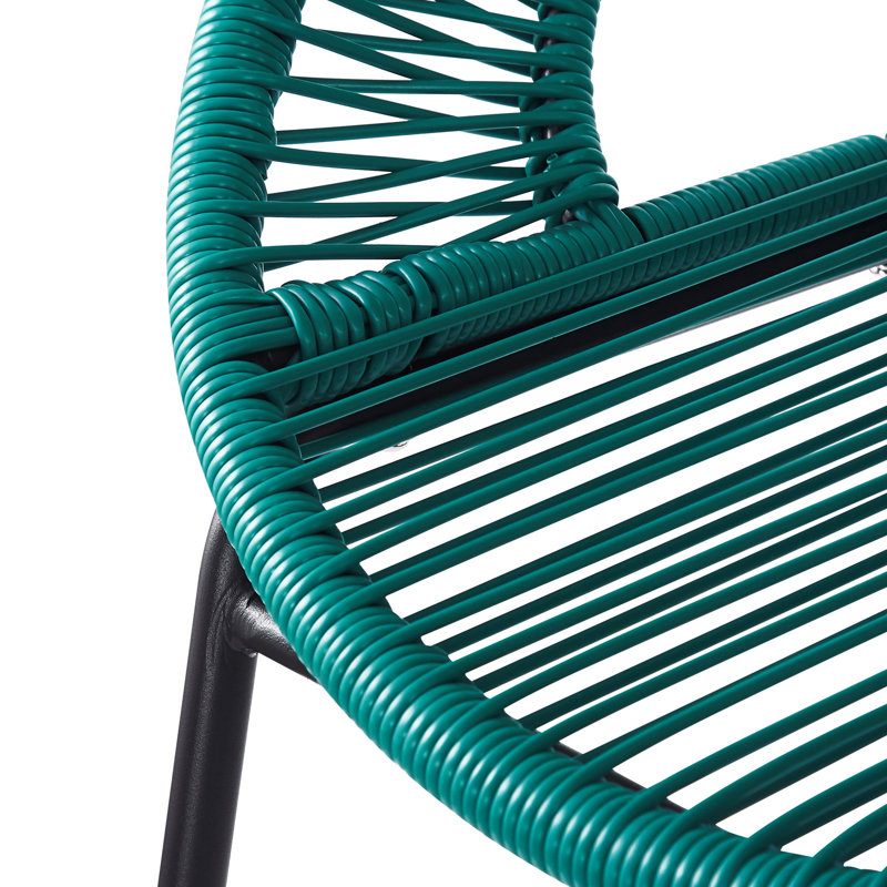Ensemble de 2 tabourets de bar bleu sarcelle, en polyéthylène, sièges ergonomiques et confortables, motif tissé raffiné, pour l'intérieur et l'extérieur, esthétique soignée.